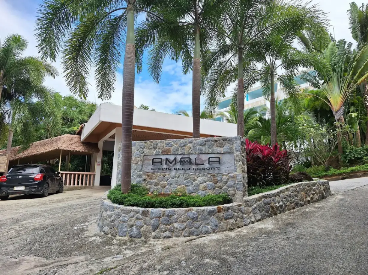 Amala Grand Bleu Resort Hilltops